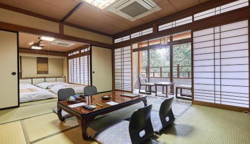 Family Room with Garden View