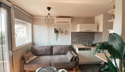One-Bedroom Apartment with Balcony