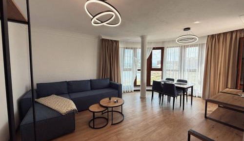 Apartment with Lake View