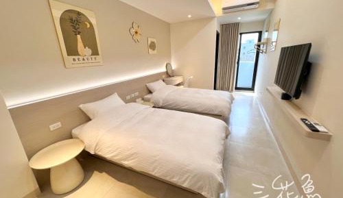 Twin Room with Balcony