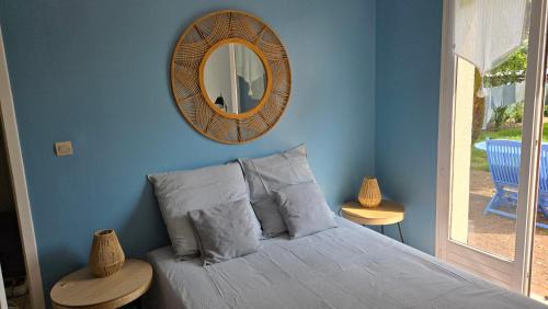 Deluxe Room (2 Adults + 1 Child)