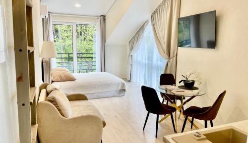 Studio - Split Level