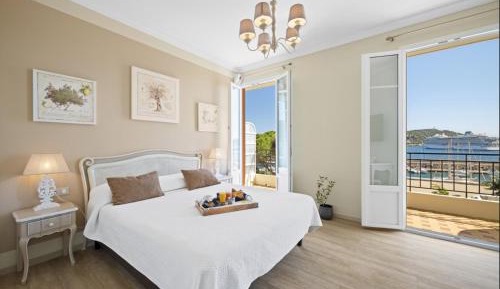 Deluxe Double Room with Balcony and Sea View