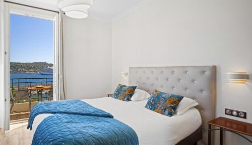 Triple Room with Sea View and Balcony