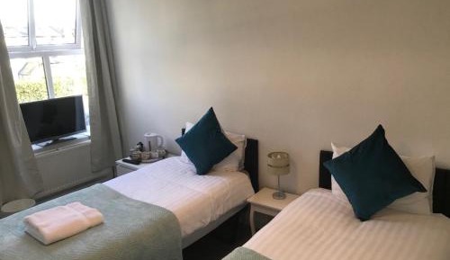 Twin Room with Private Bathroom