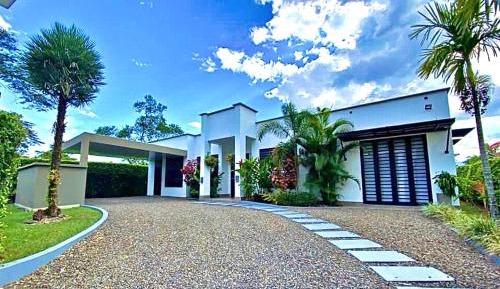 Deluxe Villa