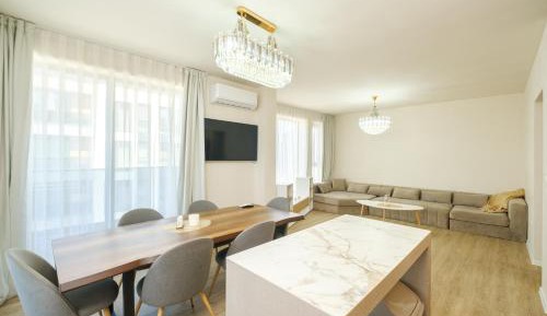 Two-Bedroom Deluxe Apartment with Balcony