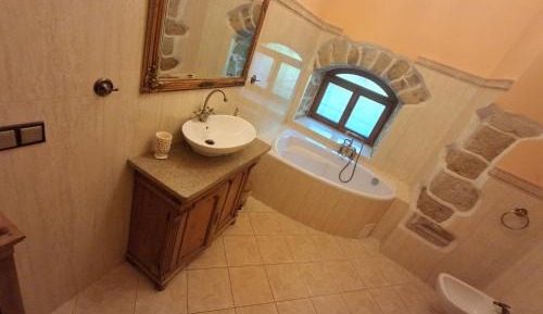 One-Bedroom Apartment - Non-Smoking