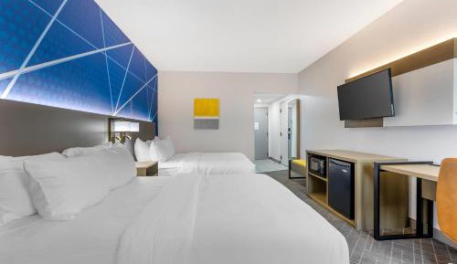 Queen Room with Two Queen Beds - Non-Smoking