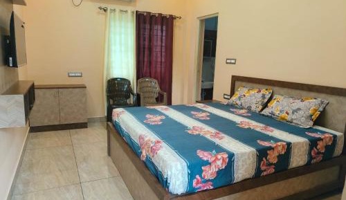 Deluxe Double Room (2 Adults + 1 Child)