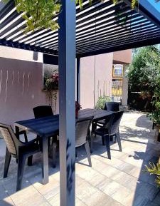 Comfort One-Bedroom Apartment with Terrace - Ground Floor