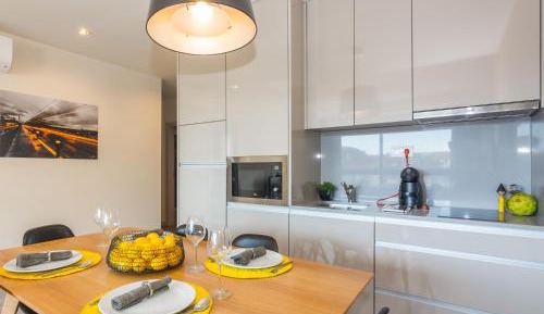 Deluxe Standard Two-Bedroom Apartment with City View