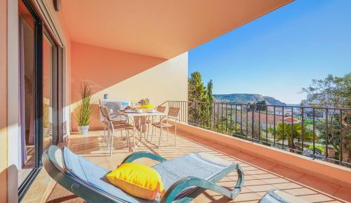 Two-Bedroom Apartment with Balcony and Sea View