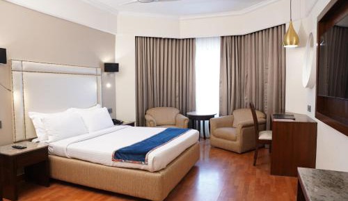 Superior Suite with Early check-in and late check-out  2hrs. (Subject to availability), 2 pieces of ironing, 25% credit Spa