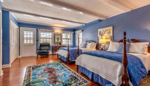 Deluxe Queen Room with Two Queen Beds