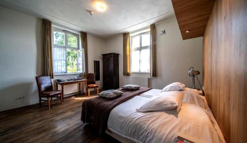 Deluxe Double Room with Bath