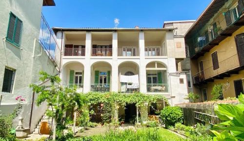 Two-Bedroom Deluxe Apartment with Garden View