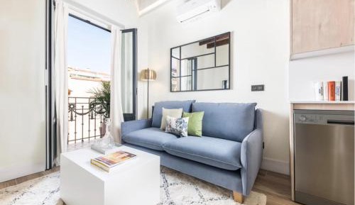 Two-Bedroom Deluxe Apartment with Balcony