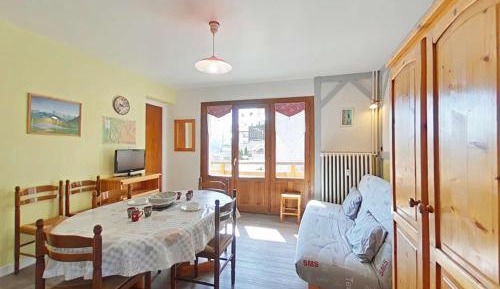 Apartment (6 Adults)