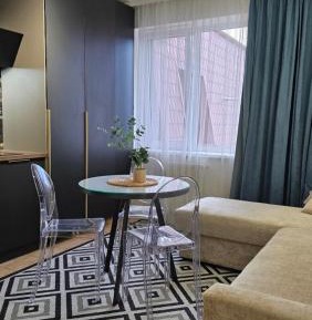 Apartment with Mountain View