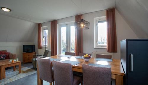 Three-Bedroom Holiday Home 