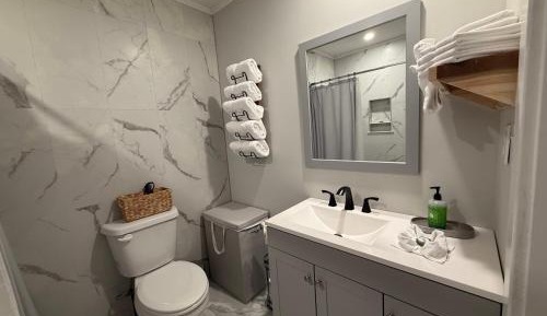 Deluxe Queen Suite