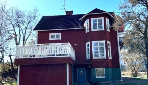 Six-Bedroom Holiday Home
