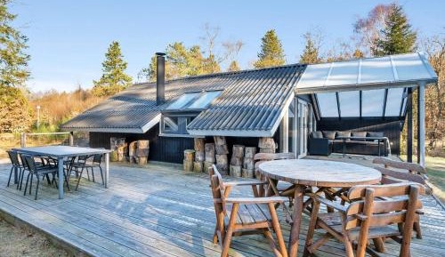 Three-Bedroom Holiday Home 
