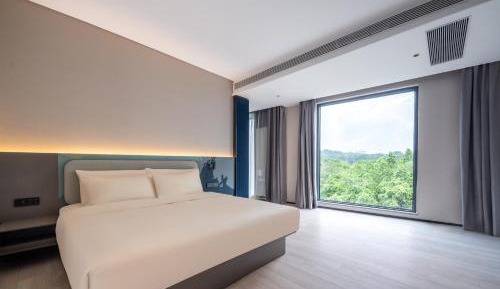 King Room with Garden View