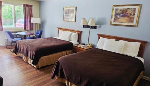 Queen Room with Two Queen Beds - Non-Smoking