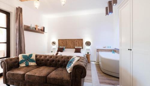 Suite with Hot Tub