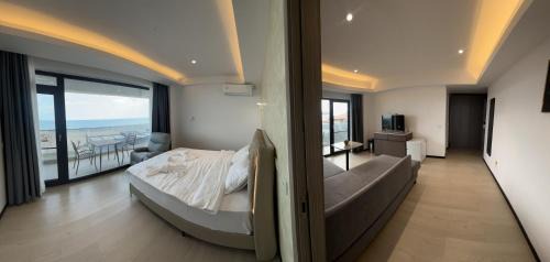 King Suite with Ocean View