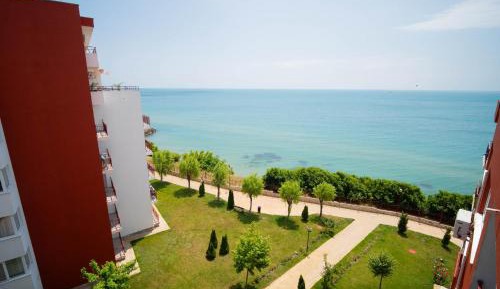 One-Bedroom Apartment with Balcony