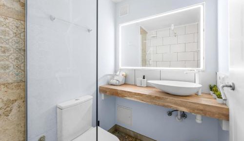 Double Room with Balcony and Sea View
