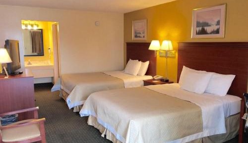 Queen Room with Two Queen Beds - Non-Smoking