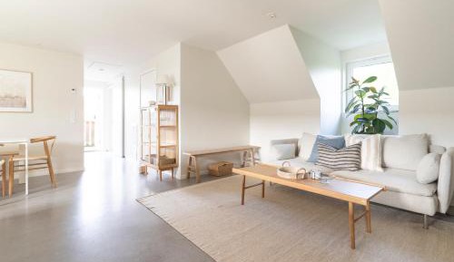 Three-Bedroom Apartment with Balcony