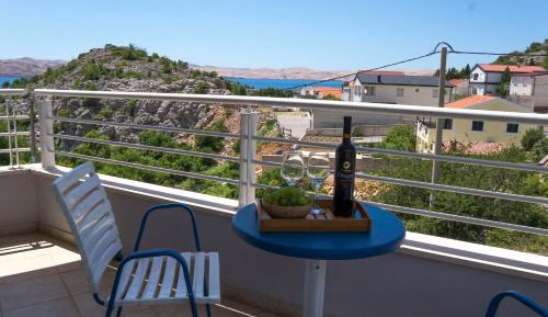 One-Bedroom Apartment with Patio