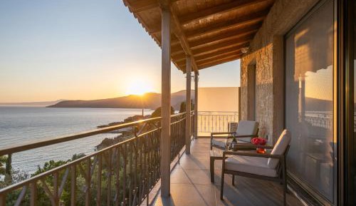 Two-Bedroom Apartment with Balcony and Sea View