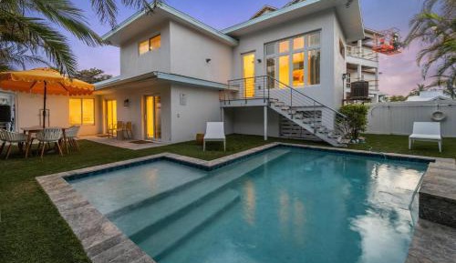Five-Bedroom Holiday Home