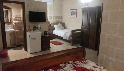 Triple Room with Balcony