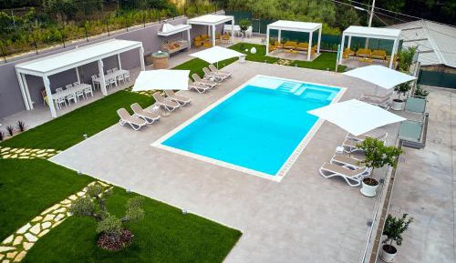 Three-Bedroom Apartment with Ocean View