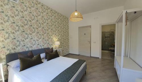 Deluxe Double Room (2 Adults + 1 Child)