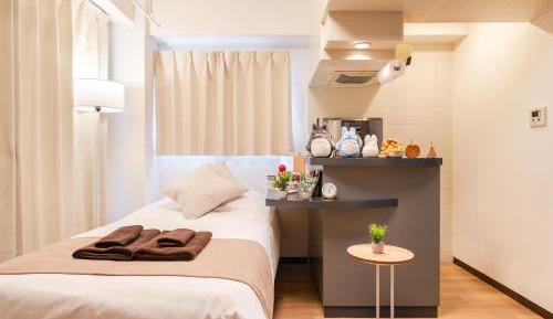 One-Bedroom Apartment with Balcony