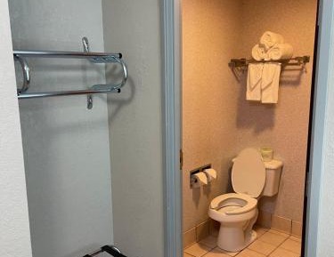Queen Room - Non-Smoking