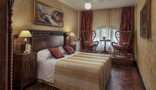 Large Double or Twin Room with Canal View