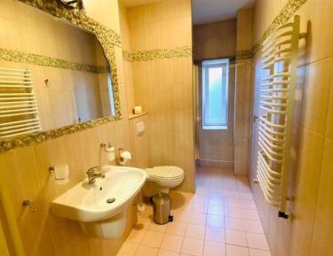 Single Room with Private External Bathroom