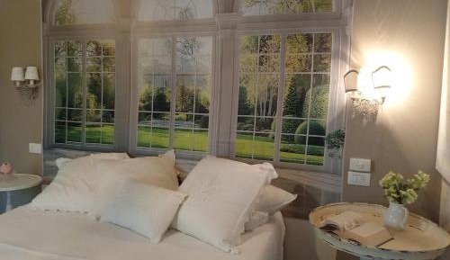 Studio Apartment with One Double Bed