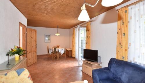One-Bedroom Holiday Home