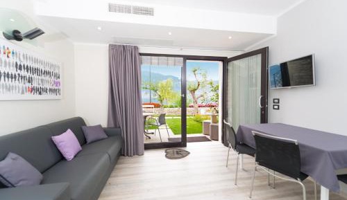 Double or Twin Room with Lake View