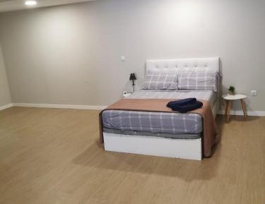 Deluxe Room (2 Adults + 1 Child)